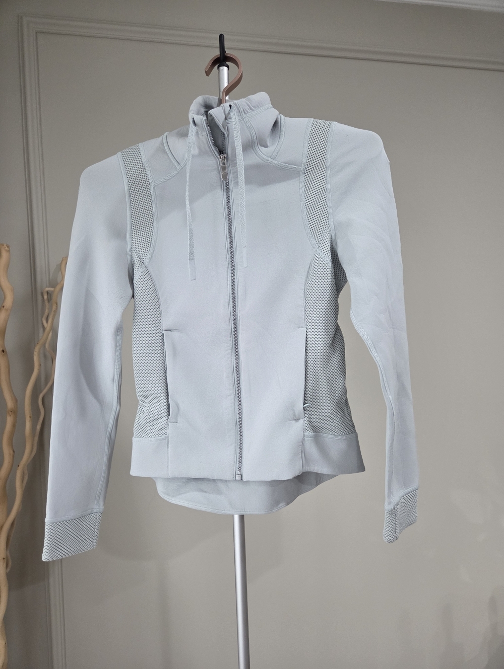 Lululemon Light Gray Women's Zip-Up Jacket  Sz.4